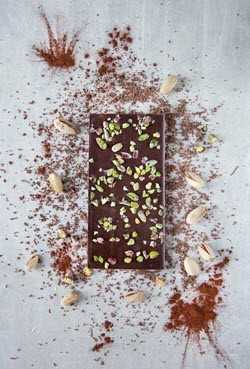 Chocolate bar with pistachio 