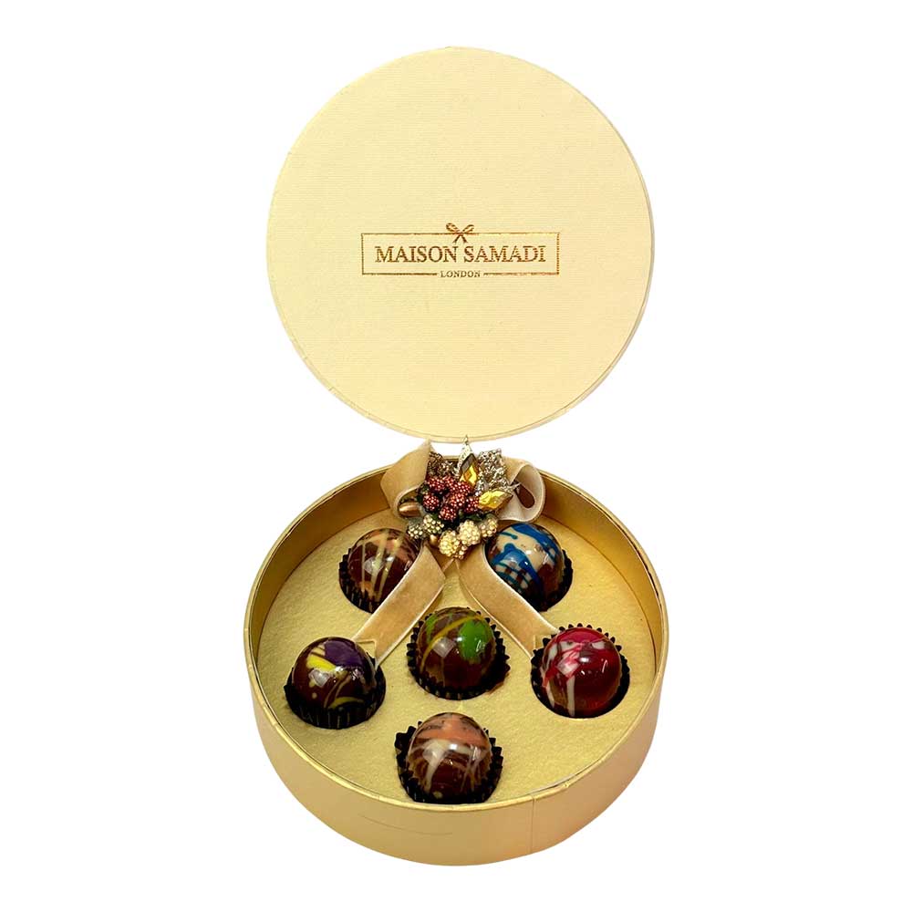 Dubai Viral Style Chocolate Bonbons with Kanufa & Pistachio, Baklava, Strawberry Cheesecake, Fudge Brownie, and Salted Caramel, Oreo and Biscoofi.